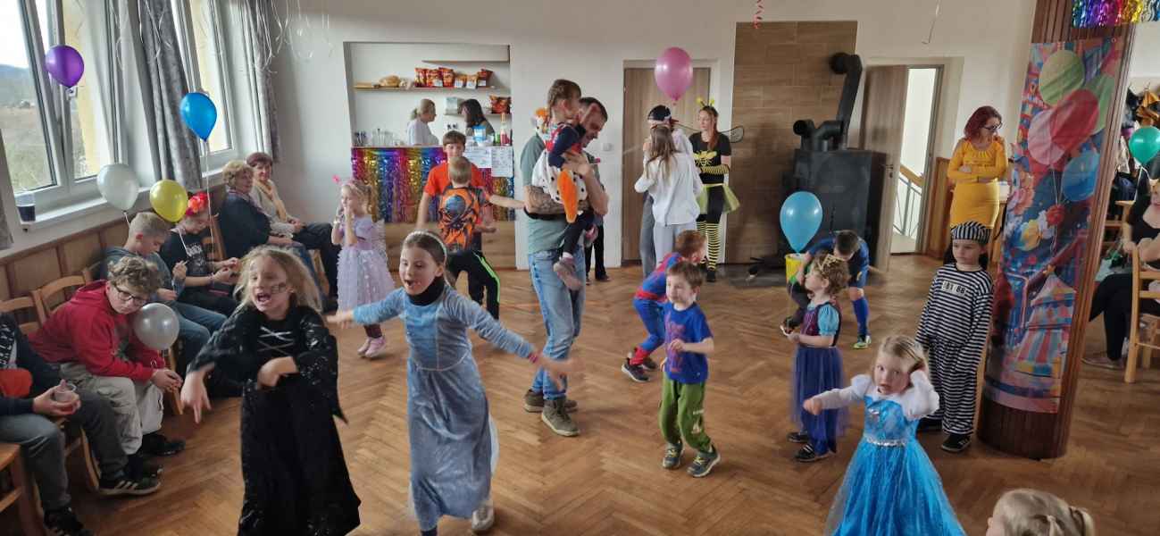 Dětský karneval opět vykouzlil úsměvy na tvářích dětí
